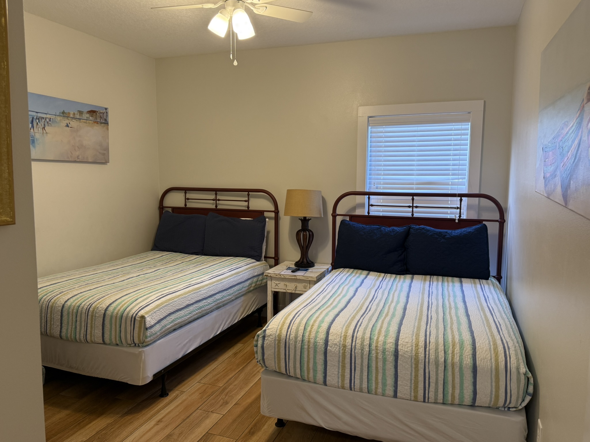 Downstairs 2 full beds